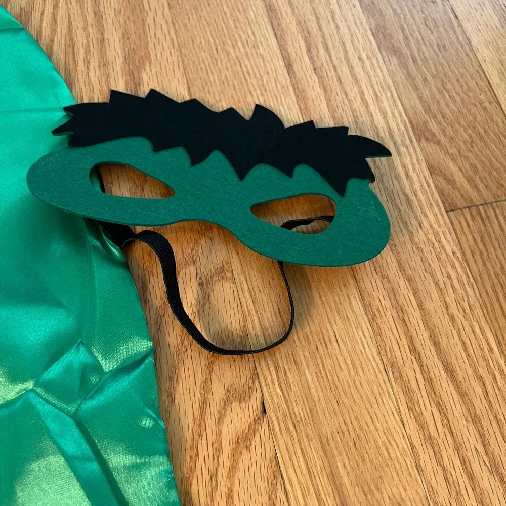 - hulk mask and cape dress up halloween costume